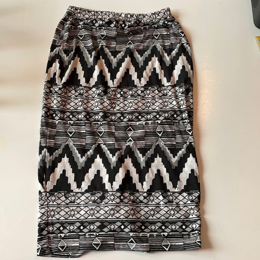 pencil skirt black and white size medium